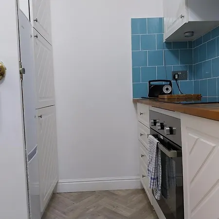 120 N Marine Road Flat 8 - 2 Bed With View Of Cricket Ground