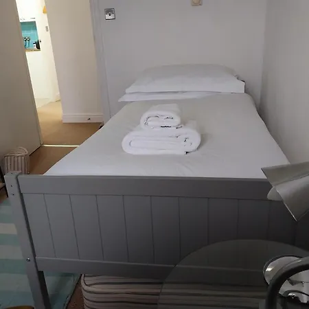 120 N Marine Road Flat 8 - 2 Bed With View Of Cricket Ground Scarborough