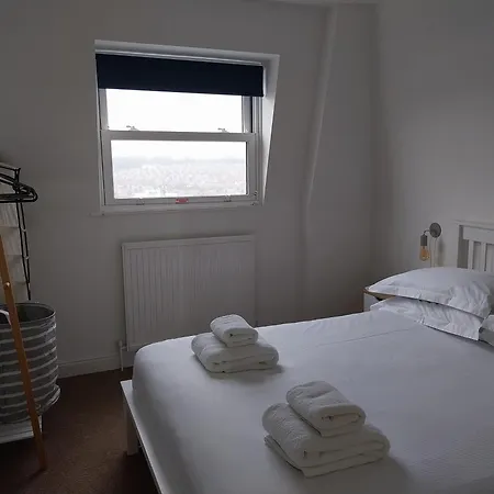 120 N Marine Road Flat 8 - 2 Bed With View Of Cricket Ground