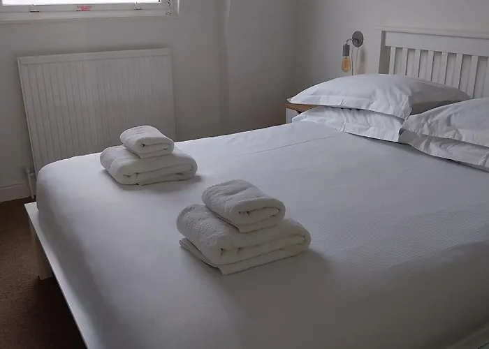 120 N Marine Road Flat 8 - 2 Bed With View Of Cricket Ground