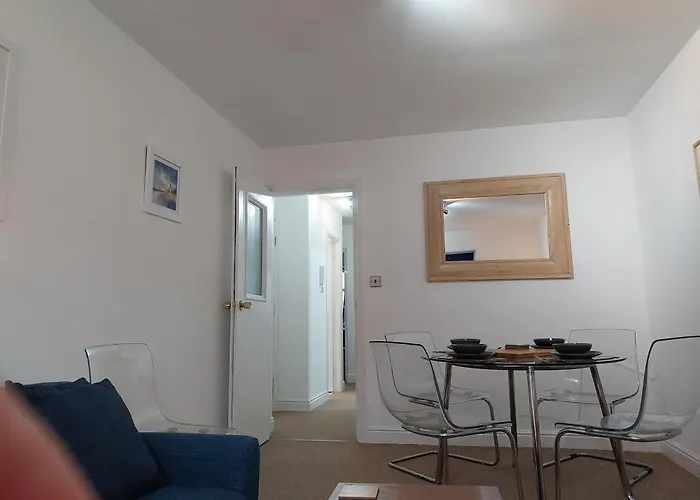 120 N Marine Road Flat 8 - 2 Bed With View Of Cricket Ground Apartment