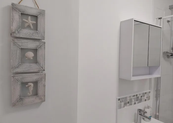 Apartment 120 N Marine Road Flat 8 - 2 Bed With View Of Cricket Ground Scarborough