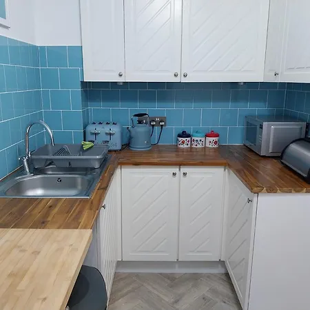 120 N Marine Road Flat 8 - 2 Bed With View Of Cricket Ground *