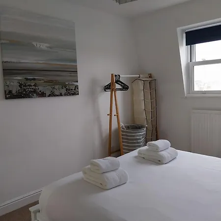 120 N Marine Road Flat 8 - 2 Bed With View Of Cricket Ground