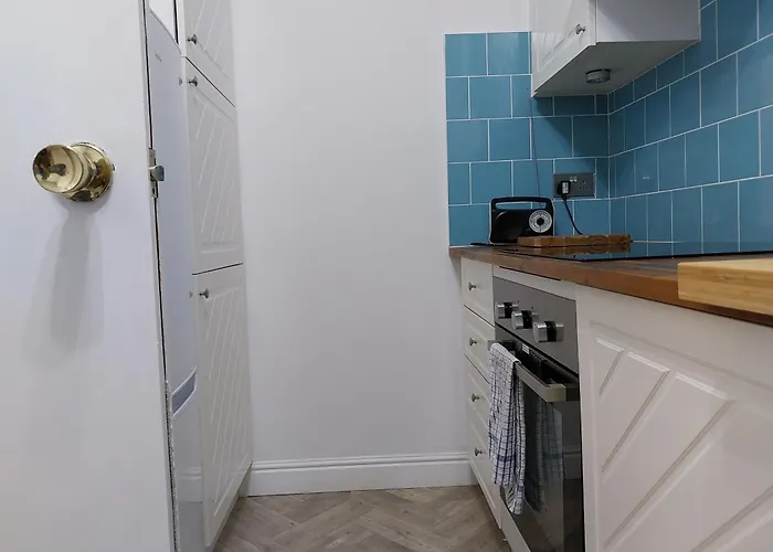 120 N Marine Road Flat 8 - 2 Bed With View Of Cricket Ground